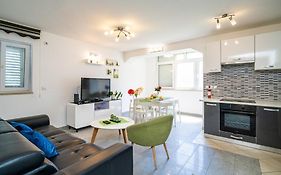 Two-Bedroom Apartment Victory